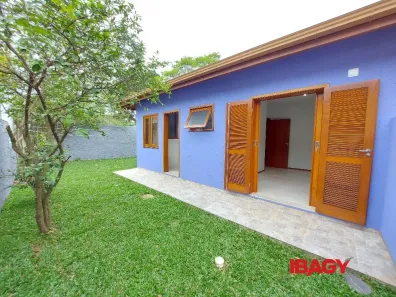 Casa com 2 Quartos para alugar, 90m² no Campeche, Florianópolis
