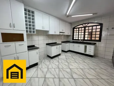 Sobrado com 4 Quartos para alugar, 440m² no Vila Guarani, Mauá