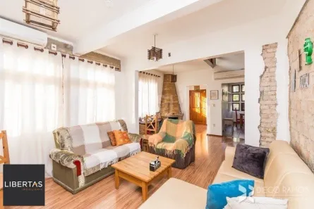 Casa com 3 Quartos à venda, 134m² no Medianeira, Porto Alegre
