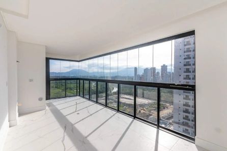 Apartamento com 4 Quartos à venda, 180m² no Meia Praia, Itapema