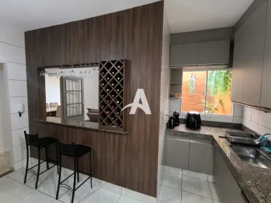 Casa com 3 Quartos para alugar, 118m² no Laranjeiras, Uberlândia