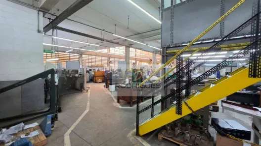 Galpão/Depósito/Armazém para alugar, 1150m² no Vila Sacadura Cabral, Santo André