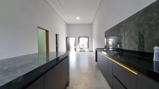 Casa com 3 Quartos para alugar, 144m² no Aclimação, Uberlândia