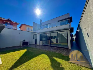 Casa com 3 Quartos para alugar, 400m² no Vila Petrópolis, Atibaia