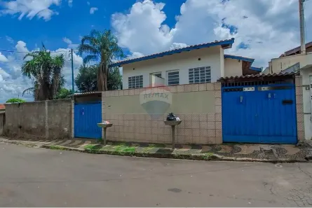 Casa com 4 Quartos à venda, 80m² no Vila Santo Antônio, Araras