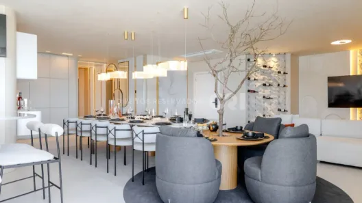 Apartamento com 4 Quartos à venda, 227m² no Meia Praia, Itapema