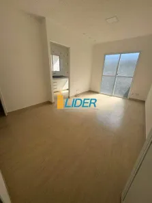 Casa de Condomínio com 2 Quartos para alugar, 100m² no Aclimação, Uberlândia