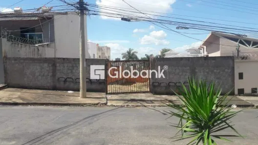 Lote/Terreno à venda, 716m² no Ibituruna, Montes Claros