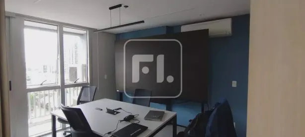 Sala Comercial à venda, 135m² no Vila São Francisco (Zona Sul), São Paulo