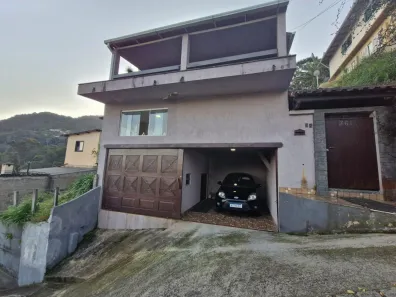 Casa com 3 Quartos à venda, 142m² no Mosela, Petrópolis