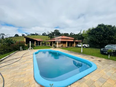 Fazenda/Sítio com 4 Quartos à venda, 120m² no Senhora das Dores, Barbacena