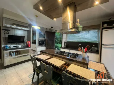 Casa com 3 Quartos à venda, 176m² no Floresta, Joinville
