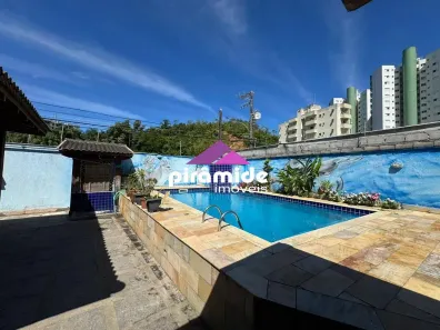Casa com 4 Quartos à venda, 200m² no Loteamento Balneário Camburi, Caraguatatuba
