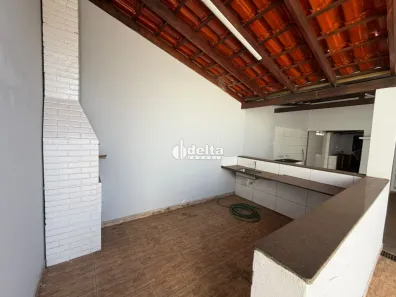 Casa com 4 Quartos à venda, 195m² no Umuarama, Uberlândia