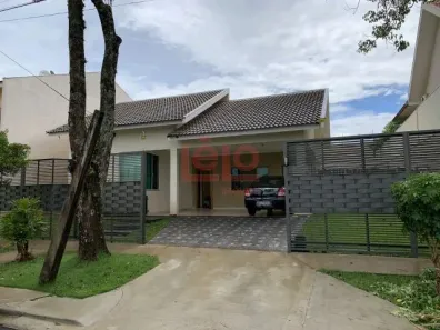 Casa com 3 Quartos para alugar, 176m² no Jardim Alamar, Maringá