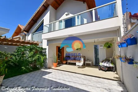 Sobrado com 4 Quartos à venda, 194m² no Bal Stella Maris, Peruíbe