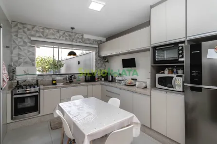 Sobrado com 3 Quartos à venda, 171m² no Parque Residencial Cidade Nova, Maringá