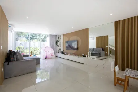 Sobrado com 4 Quartos à venda, 300m² no Vila Pirajussara, São Paulo