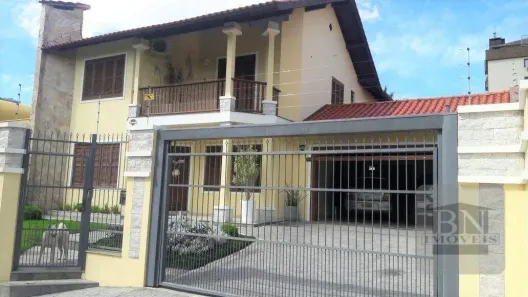 Casa com 5 Quartos para alugar, 280m² no Centro, Santa Cruz do Sul