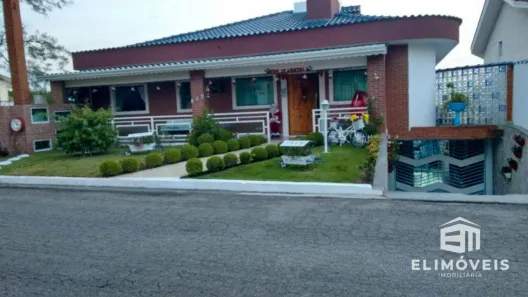 Casa de Condomínio com 3 Quartos à venda, 380m² no Arujá Country Club, Arujá