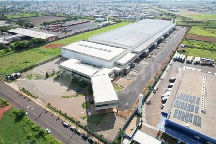 Galpão/Depósito/Armazém para alugar, 4600m² no Segismundo Pereira, Uberlândia