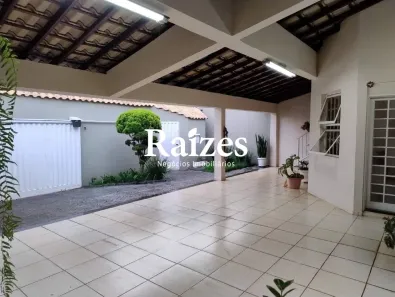 Casa com 5 Quartos à venda, 183m² no Carajás, Uberlândia