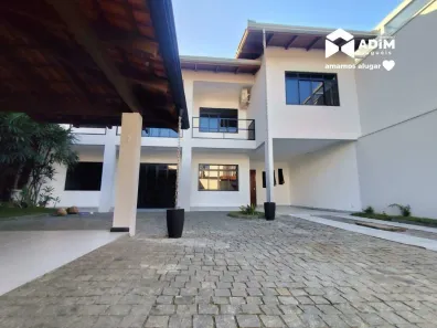 Casa com 3 Quartos para alugar, 252m² no Centro, Balneário Camboriú