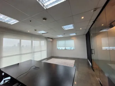 Sala Comercial para alugar, 93m² no Santo Amaro, São Paulo