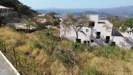 Lote/Terreno à venda, 810m² no Veredas das Geraes, Nova Lima