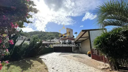 Casa com 4 Quartos à venda, 363m² no Sambaqui, Florianópolis