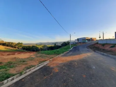 Lote/Terreno à venda, 712m² no , Bom Jesus dos Perdões