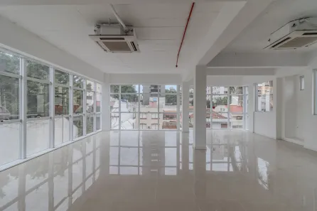 Sala Comercial para alugar, 100m² no Petrópolis, Porto Alegre