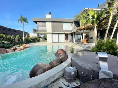 Casa de Condomínio com 4 Quartos à venda, 327m² no Atlântida-Sul, Osório