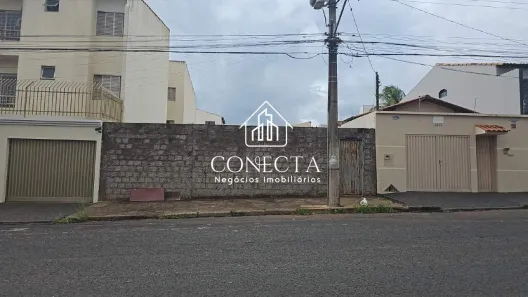 Lote/Terreno à venda, 300m² no Custódio Pereira, Uberlândia