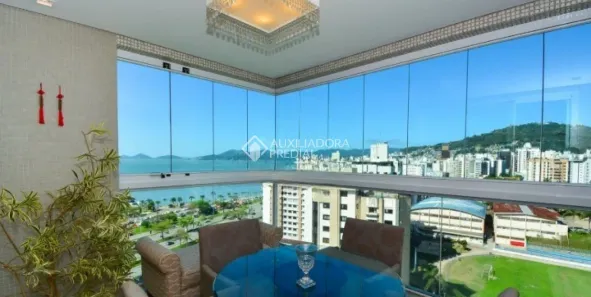 Apartamento com 2 Quartos para alugar, 139m² no Centro, Florianópolis