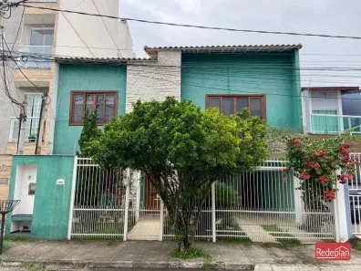 Casa com 4 Quartos à venda, 270m² no Aero Clube, Volta Redonda