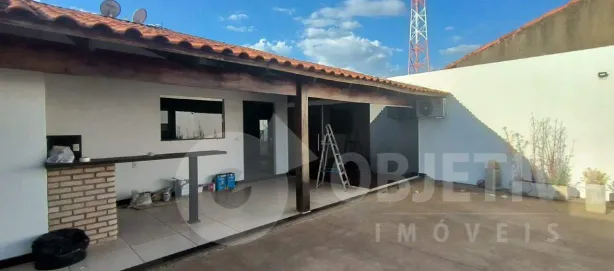 Casa com 1 Quarto para alugar, 106m² no Jardim Holanda, Uberlândia