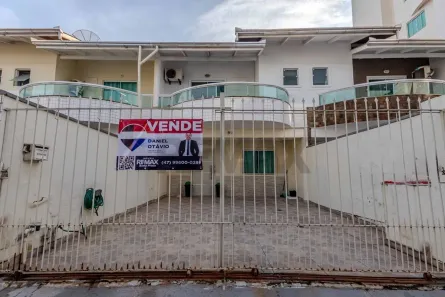 Sobrado com 3 Quartos à venda, 98m² no Santa Regina, Camboriú