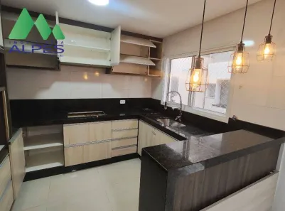 Sobrado com 3 Quartos para alugar, 124m² no Xaxim, Curitiba