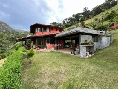 Casa de Condomínio com 3 Quartos à venda, 450m² no Samambaia, Petrópolis