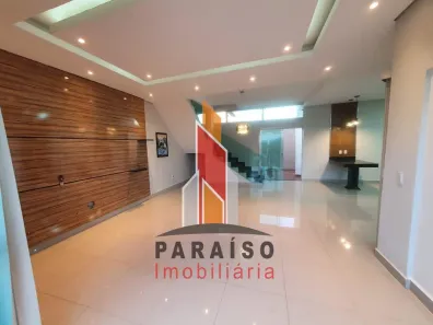 Sobrado com 3 Quartos à venda, 230m² no Nossa Senhora Aparecida, Uberlândia