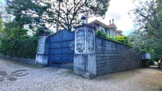 Casa com 5 Quartos para alugar, 720m² no Três Figueiras, Porto Alegre