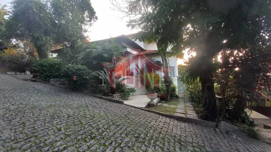 Casa de Condomínio com 4 Quartos à venda, 476m² no Badu, Niterói