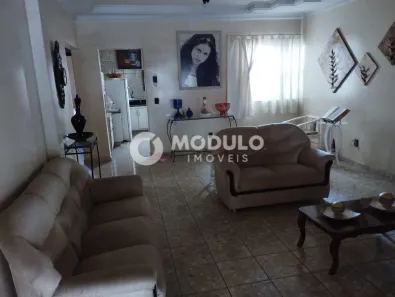 Casa com 3 Quartos à venda, 220m² no Martins, Uberlândia