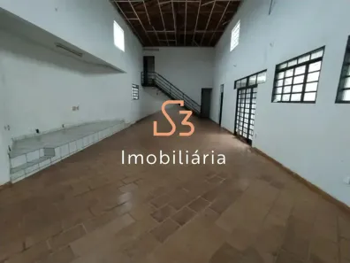 Galpão/Depósito/Armazém para alugar, 250m² no Segismundo Pereira, Uberlândia