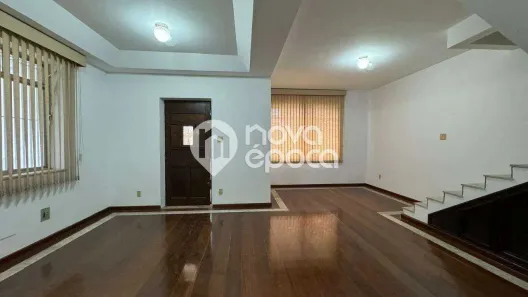 Casa com 3 Quartos à venda, 266m² no Del Castilho, Rio de Janeiro