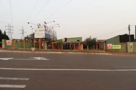 Imóvel Comercial para alugar, 900m² no Vila Penteriche, Londrina