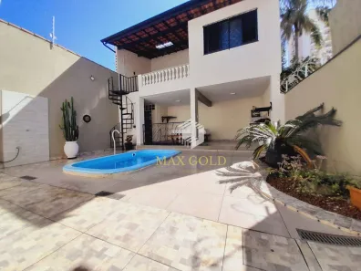Casa com 3 Quartos à venda, 450m² no Centro, Taubaté