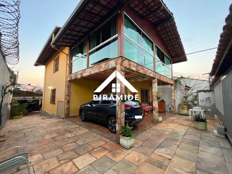 Casa com 3 quartos — Planalto, Belo Horizonte