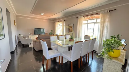 Casa com 3 Quartos à venda, 221m² no Jardim Fogaça, Itapetininga